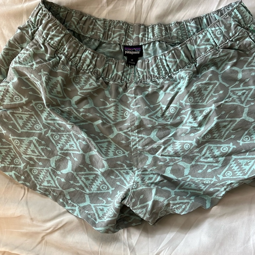 Patagonia women’s short medium